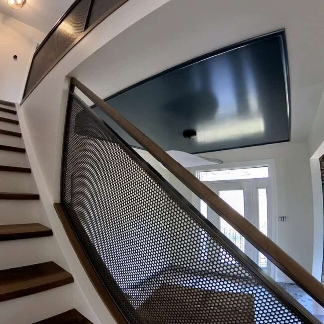 Black roof feature